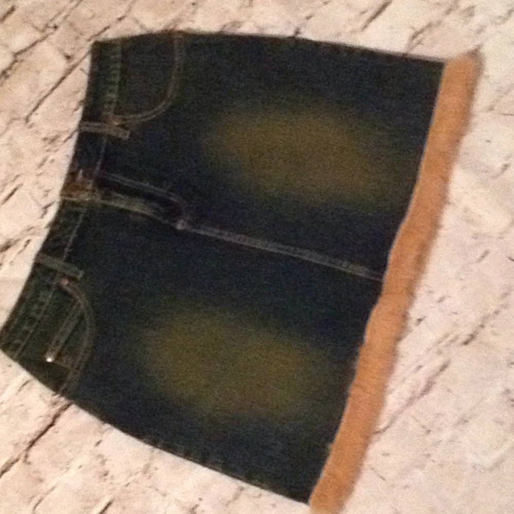 Vintage gypsy detailed jeans skirt.